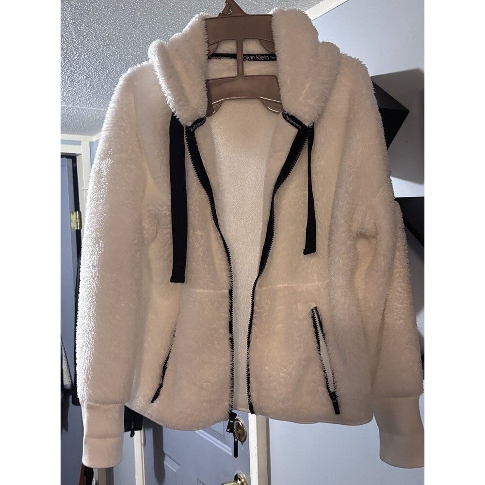 White Calvin Clein Proformace Jacket W Hood